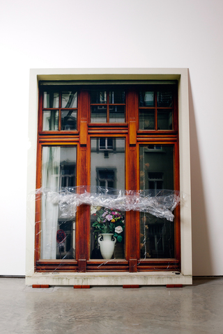 Leon & Johannes, 2014, c-print, diasec, wrapping foil, wood plinth, 140 x 195 cm, in: Degree Show I, Lethaby Gallery, 2014