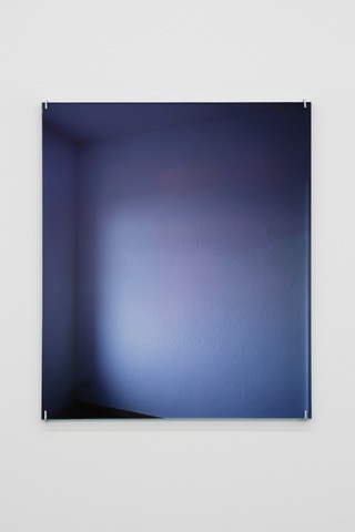 Linke Wand links 2, 2019. C-print mounted on aluminium between two sheets of glass, 30 × 26 cm, in: Feria Material, 2025, Mexico City 